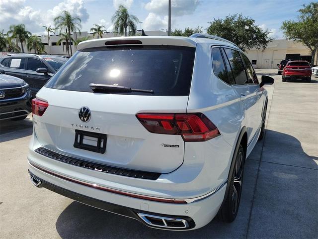 Photo of 2022 Oryx White Pearl Effect Volkswagen Tiguan