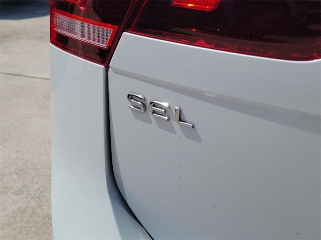 Photo of 2022 Oryx White Pearl Effect Volkswagen Tiguan