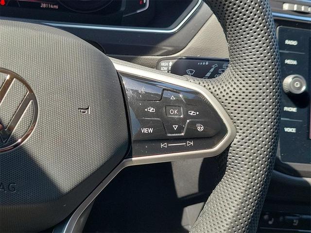 Photo of 2022 Oryx White Pearl Effect Volkswagen Tiguan