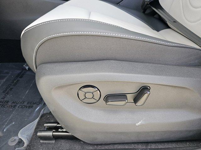 Photo of 2025 Pure White Volkswagen Tiguan