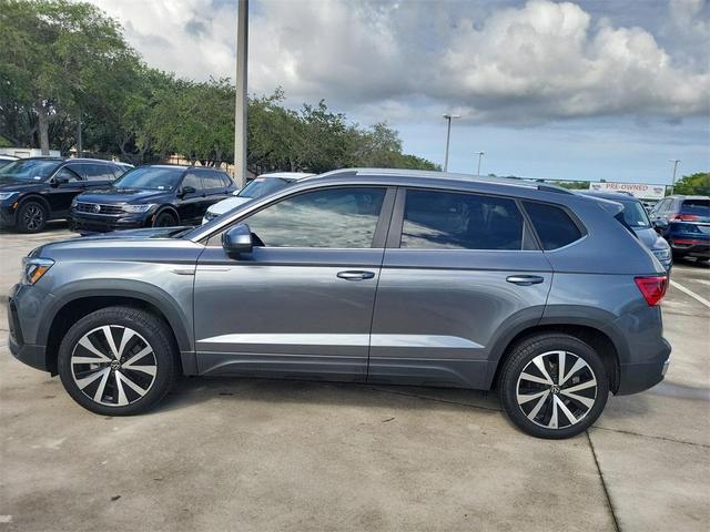 Photo of 2024 Platinum Gray Metallic Volkswagen Taos