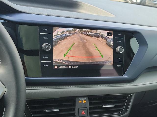 Photo of 2024 Platinum Gray Metallic Volkswagen Taos