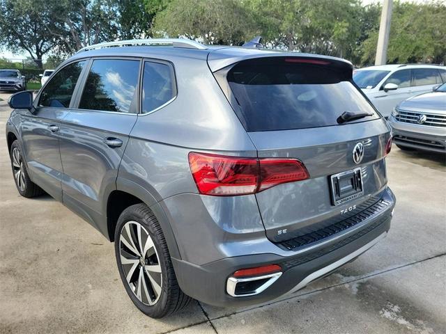 Photo of 2024 Platinum Gray Metallic Volkswagen Taos