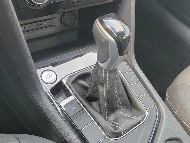 Photo of 2024 Platinum Gray Metallic Volkswagen Taos