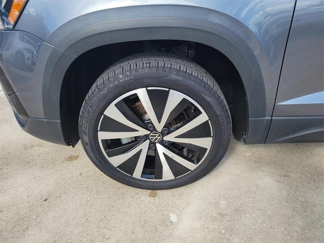 Photo of 2024 Platinum Gray Metallic Volkswagen Taos