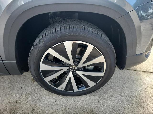 Photo of 2024 Platinum Gray Metallic Volkswagen Taos