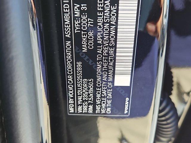 Photo of 2025 Onyx Black Metallic Volvo XC40