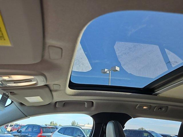 Photo of 2025 Onyx Black Metallic Volvo XC40