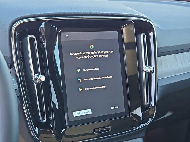 Photo of 2025 Onyx Black Metallic Volvo XC40