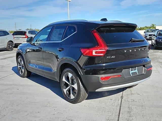 Photo of 2025 Onyx Black Metallic Volvo XC40