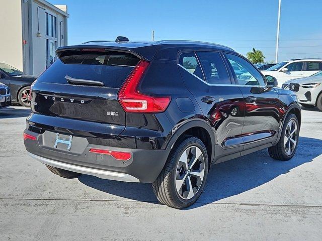 Photo of 2025 Onyx Black Metallic Volvo XC40