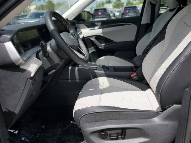 Photo of 2025 Deep Black Pearl Effect Volkswagen Tiguan