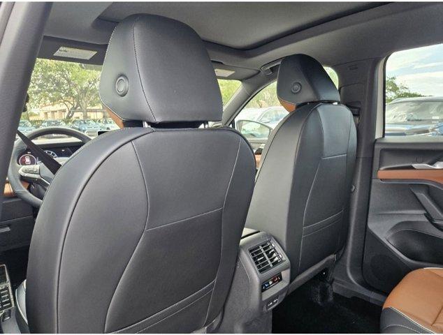 Photo of 2025 Deep Black Pearl Effect Volkswagen Tiguan
