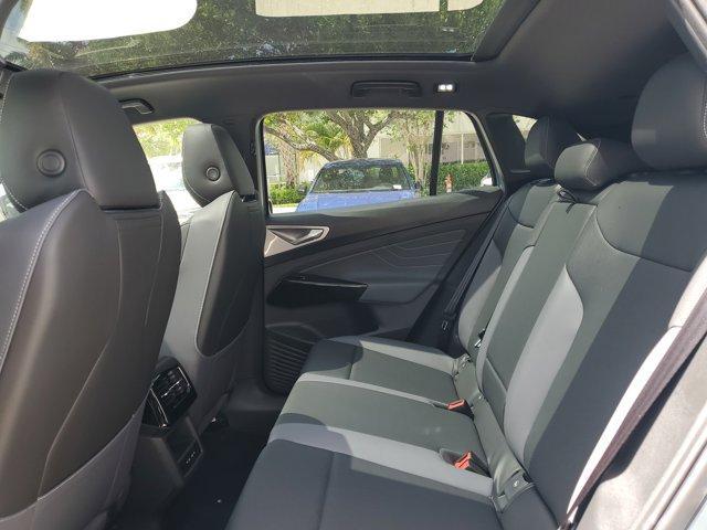 Photo of 2025 Arctic Blue Metallic Volkswagen ID.4