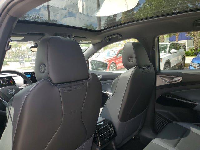 Photo of 2025 Arctic Blue Metallic Volkswagen ID.4