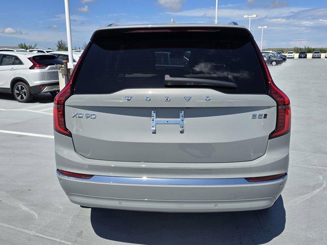 Photo of 2026 Metallic Volvo XC90