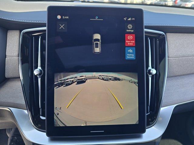 Photo of 2026 Metallic Volvo XC90