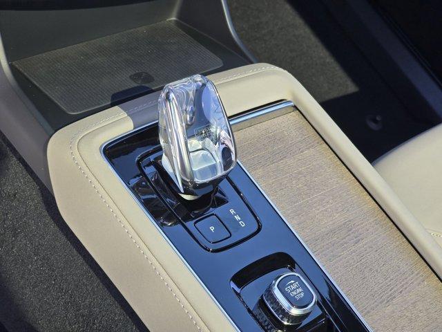Photo of 2026 Metallic Volvo XC90