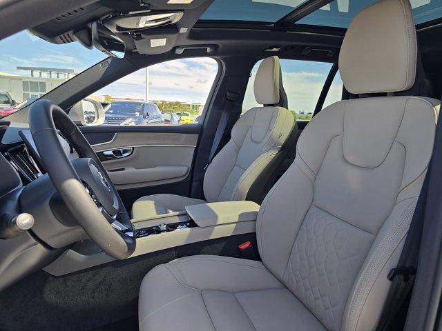 Photo of 2026 Metallic Volvo XC90