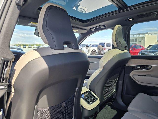 Photo of 2026 Metallic Volvo XC90