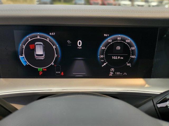 Photo of 2025 Opal White Pearl Effect Volkswagen Tiguan