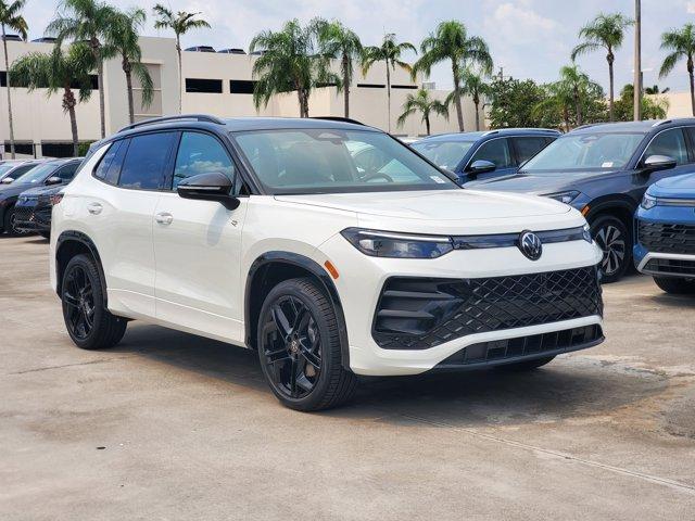 Photo of 2025 Opal White Pearl Effect Volkswagen Tiguan