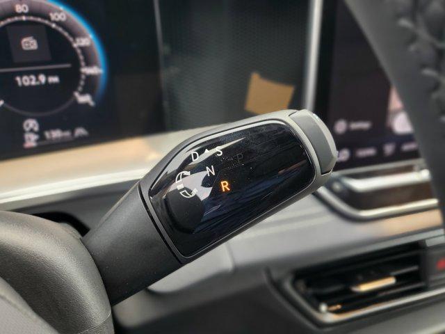 Photo of 2025 Opal White Pearl Effect Volkswagen Tiguan