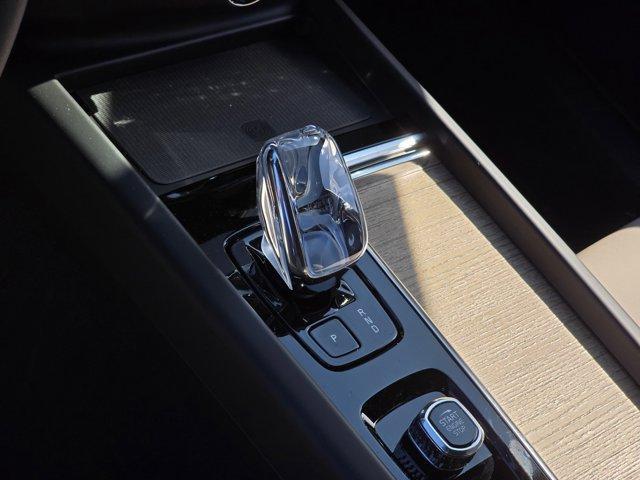 Photo of 2026 Crystal White Metallic Volvo XC60 Plug-In Hybrid