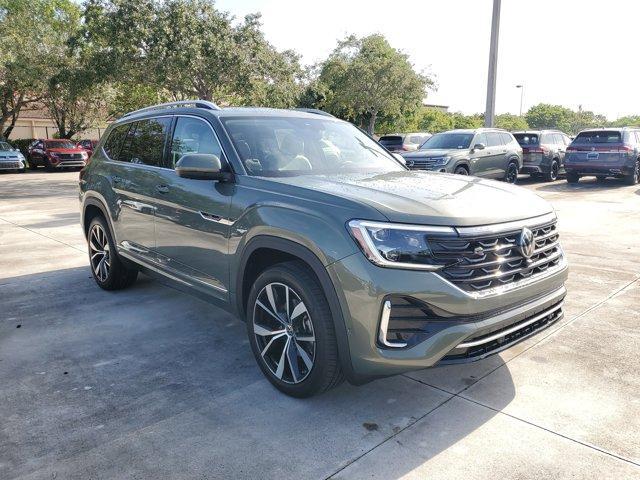 Photo of 2026 Avocado Green Pearl Volkswagen Atlas
