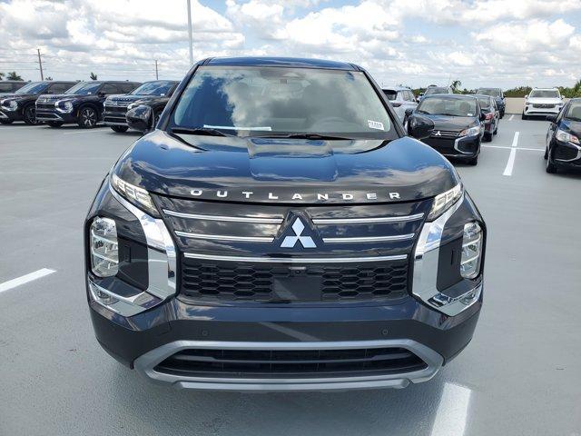 Photo of 2025 Black Diamond Mitsubishi Outlander