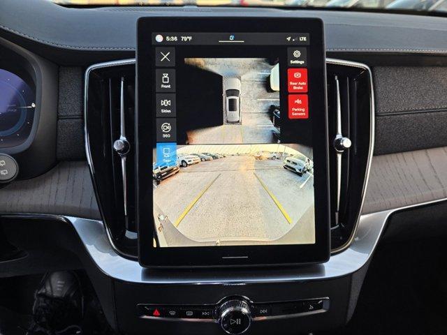 Photo of 2025 Crystal White Metallic Volvo XC90 Plug-In Hybrid