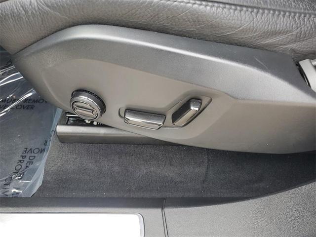 Photo of 2024 Crystal White Volvo XC90