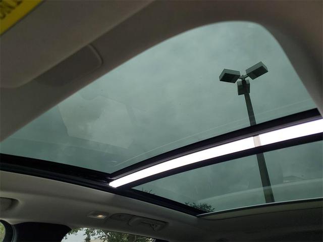 Photo of 2024 Crystal White Volvo XC90