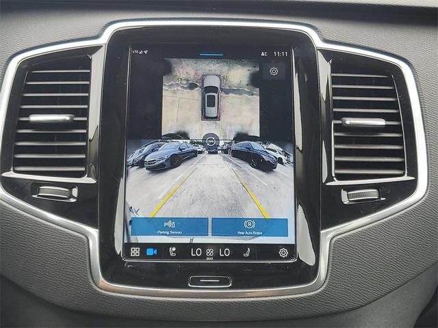 Photo of 2024 Crystal White Volvo XC90