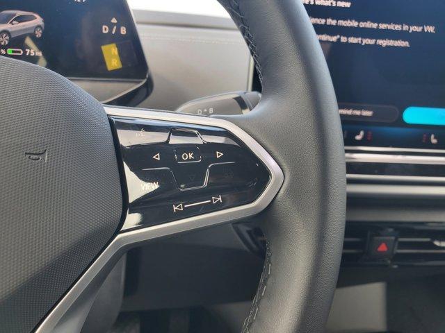 Photo of 2025 Silver Mist Metallic Volkswagen ID.4