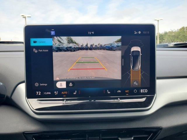 Photo of 2025 Silver Mist Metallic Volkswagen ID.4