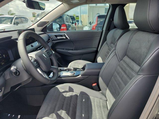 Photo of 2025 Black Diamond Mitsubishi Outlander