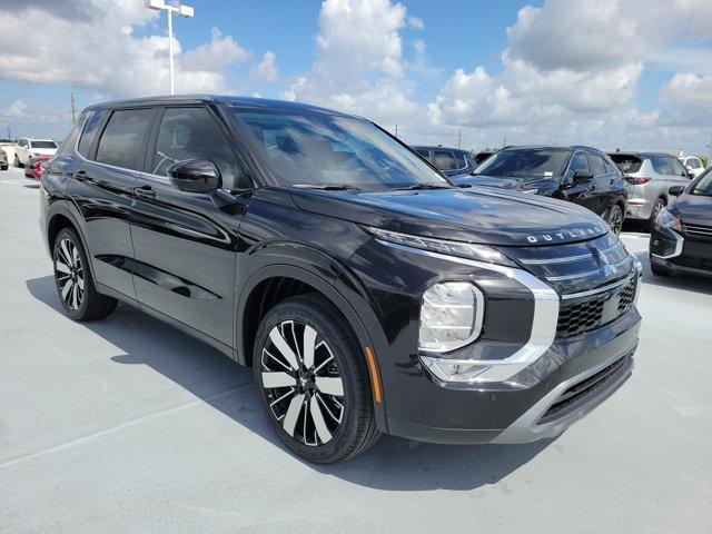 Photo of 2025 Black Diamond Mitsubishi Outlander