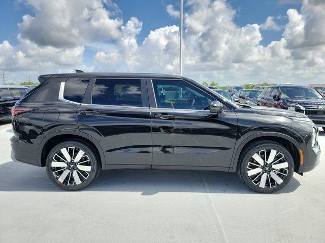 Photo of 2025 Black Diamond Mitsubishi Outlander