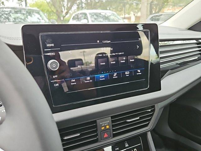 Photo of 2025 Pure White Volkswagen Jetta