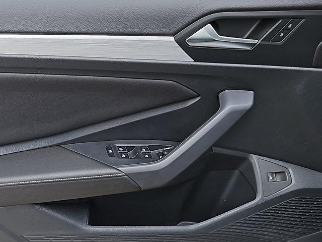 Photo of 2025 Pure White Volkswagen Jetta