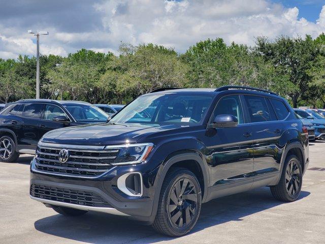 Photo of 2026 Deep Black Pearl Effect Volkswagen Atlas