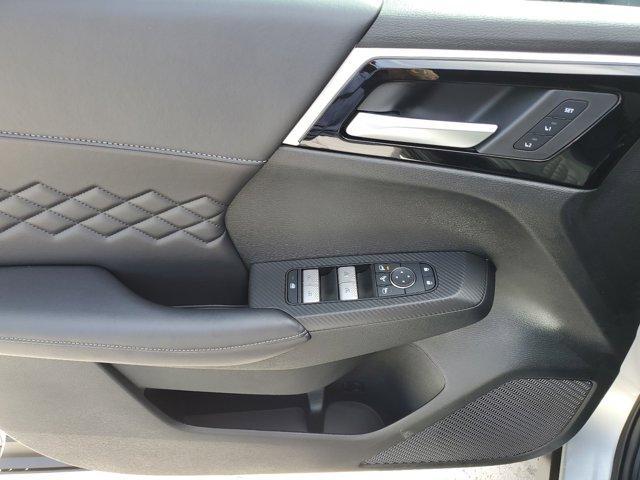 Photo of 2025 Alloy Silver Metallic Mitsubishi Outlander PHEV