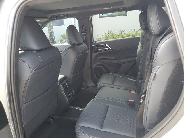 Photo of 2025 Alloy Silver Metallic Mitsubishi Outlander PHEV