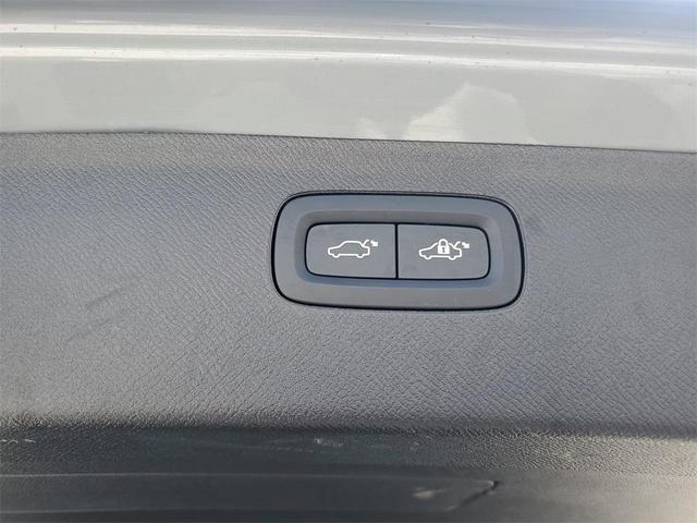 Photo of 2025 Vapour Gray Volvo XC90