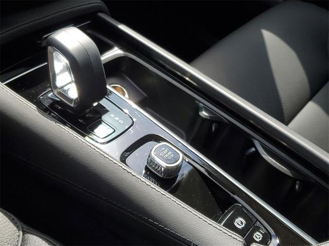 Photo of 2025 Vapour Gray Volvo XC90