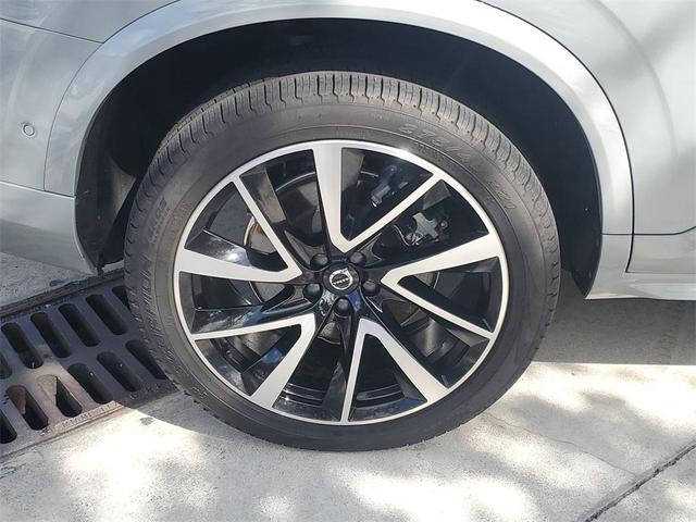 Photo of 2025 Vapour Gray Volvo XC90