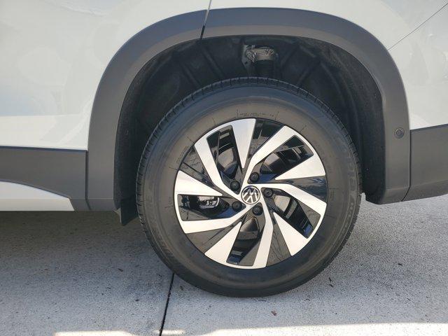 Photo of 2025 Pure White Volkswagen Tiguan