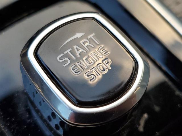 Photo of 2024 Crystal White Volvo XC90