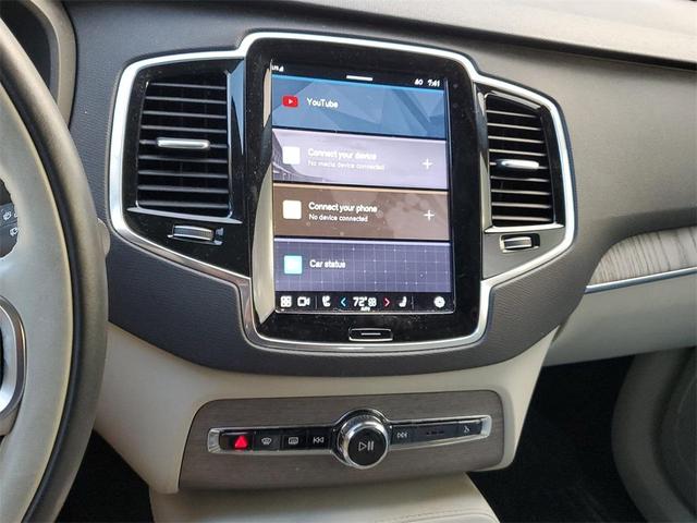 Photo of 2024 Crystal White Volvo XC90